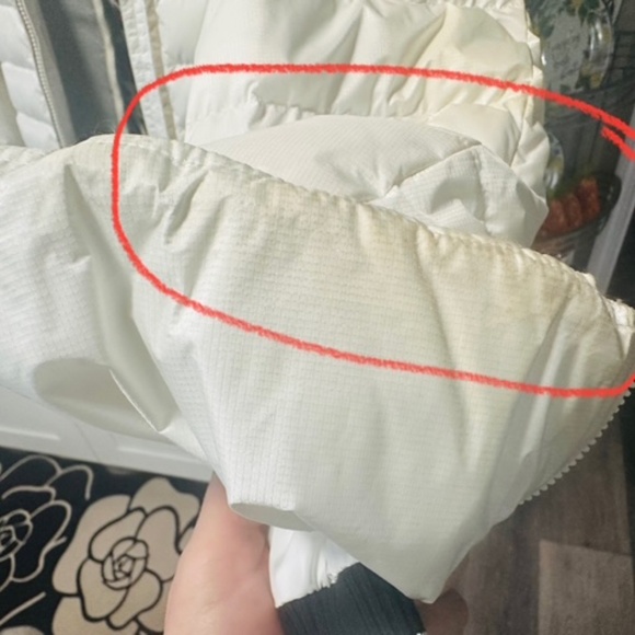 Bogner Lined Down Coat with Detachable Fox Fur Trim Collar in Size M/US 6 - Picture 10 of 16